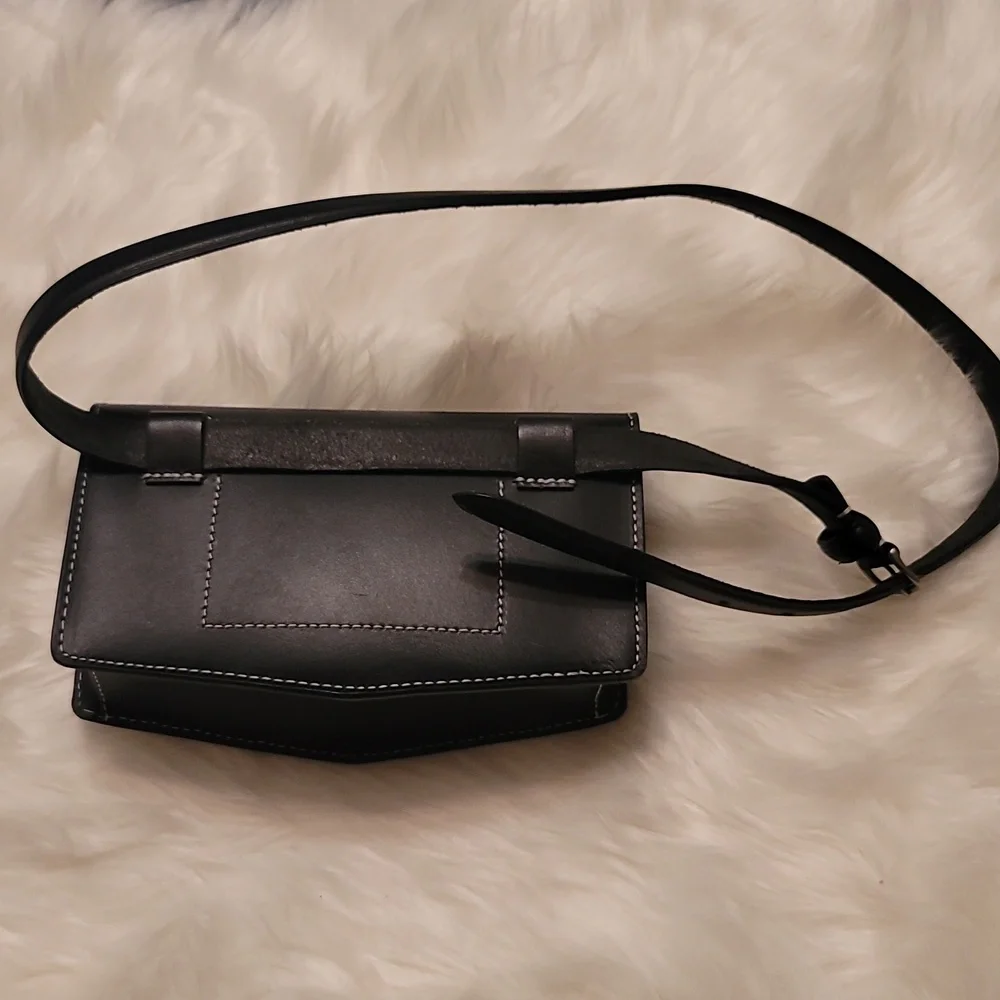 Belted bag - Picture 2 of 2